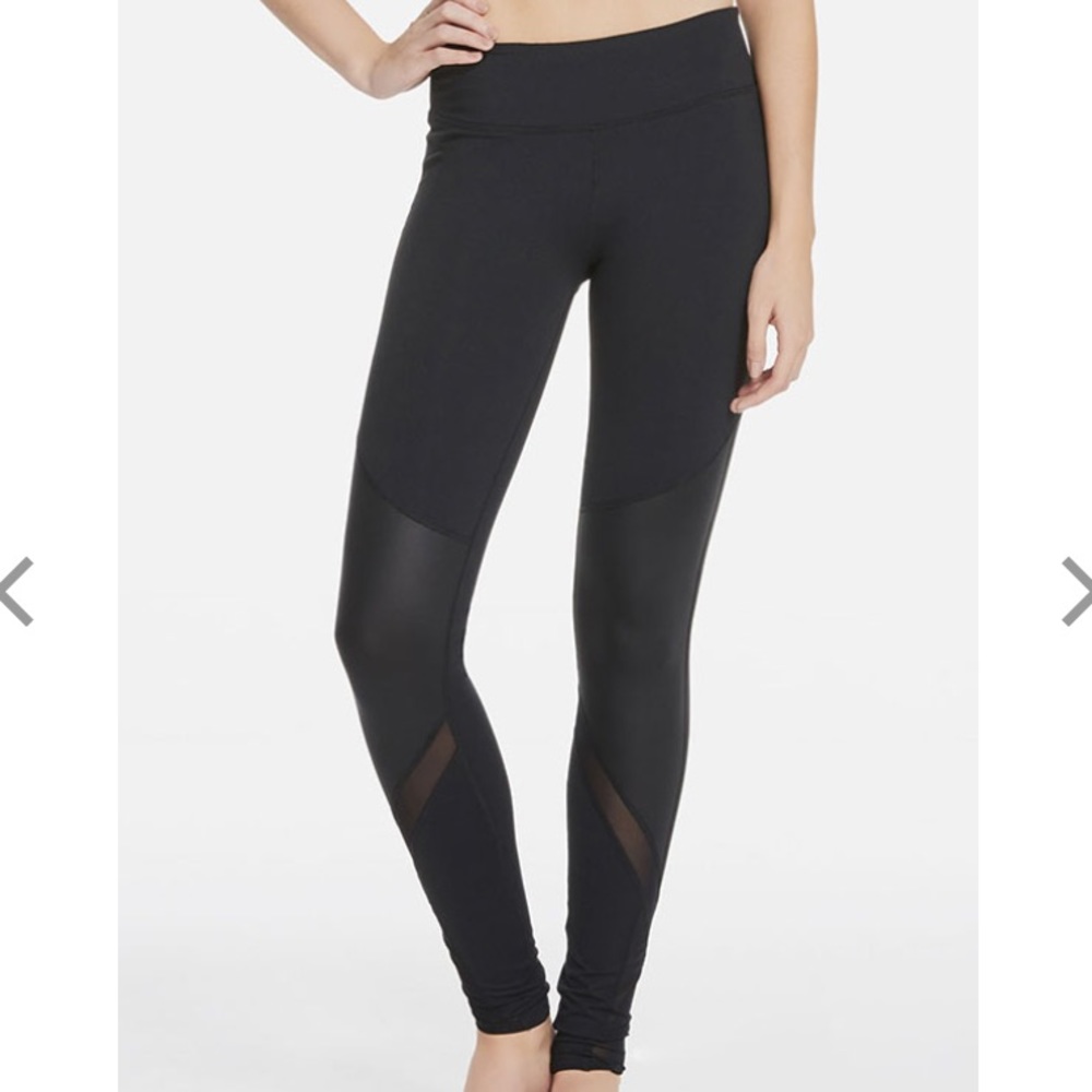 Fabletics Clover Leggings ❌SOLD❌