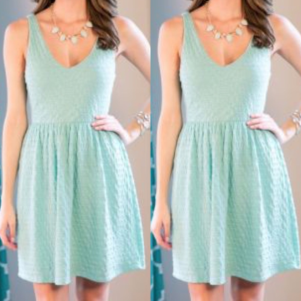 UO Everly Stretchy Bow Dress