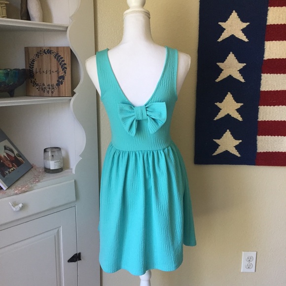 UO Everly Stretchy Bow Dress - Picture 4 of 5