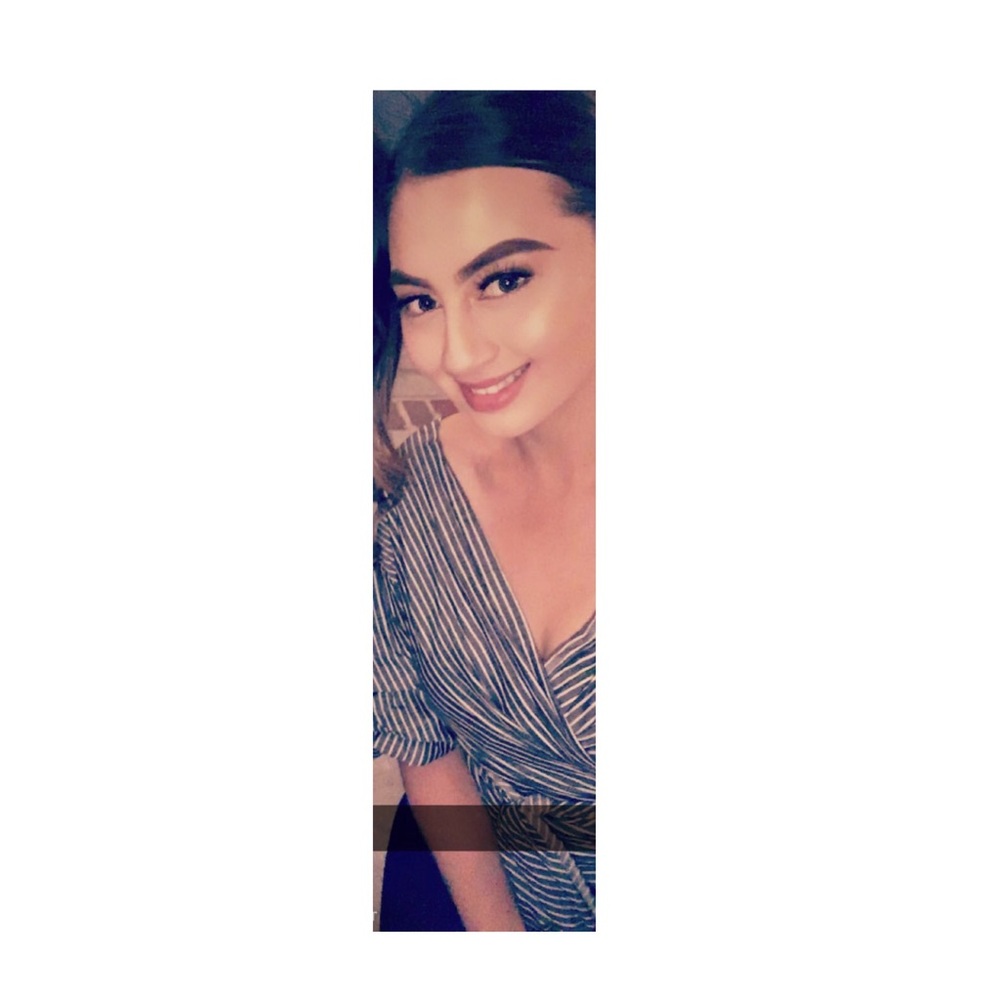 Meet your Posher, Alondra