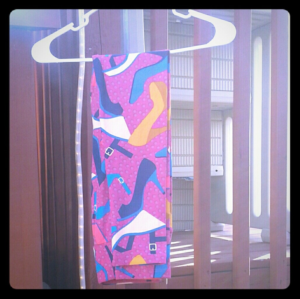 Brand New os lularoe leggings heels