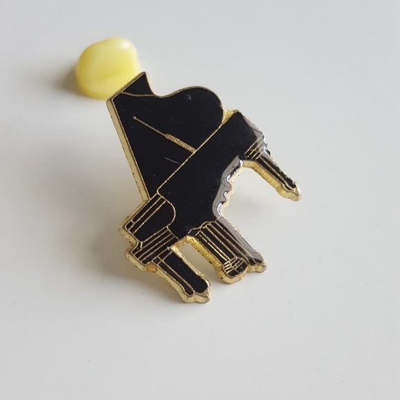 Grand Piano Pin - Picture 2 of 3