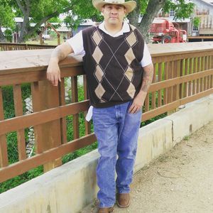 Meet your Posher, Raymond