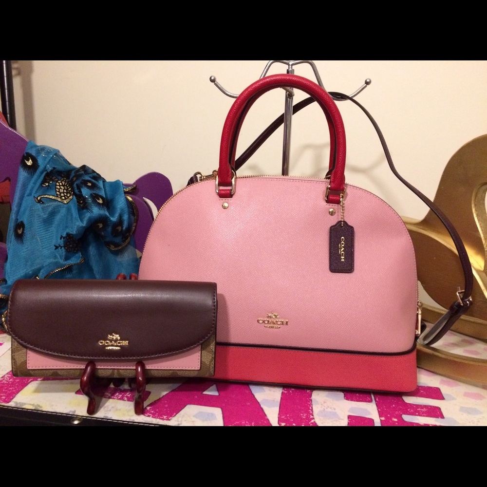 NWT Coach Sierra Color-block set