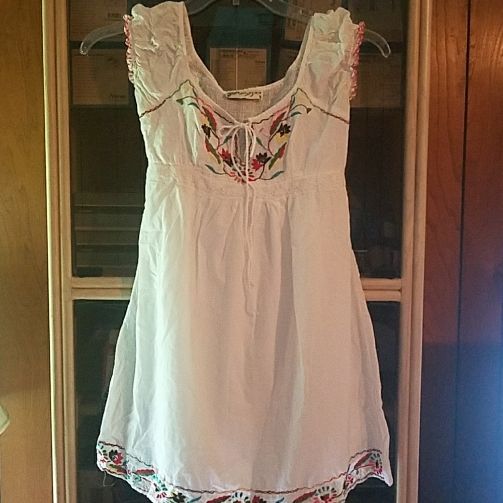 Dress - Picture 3 of 3