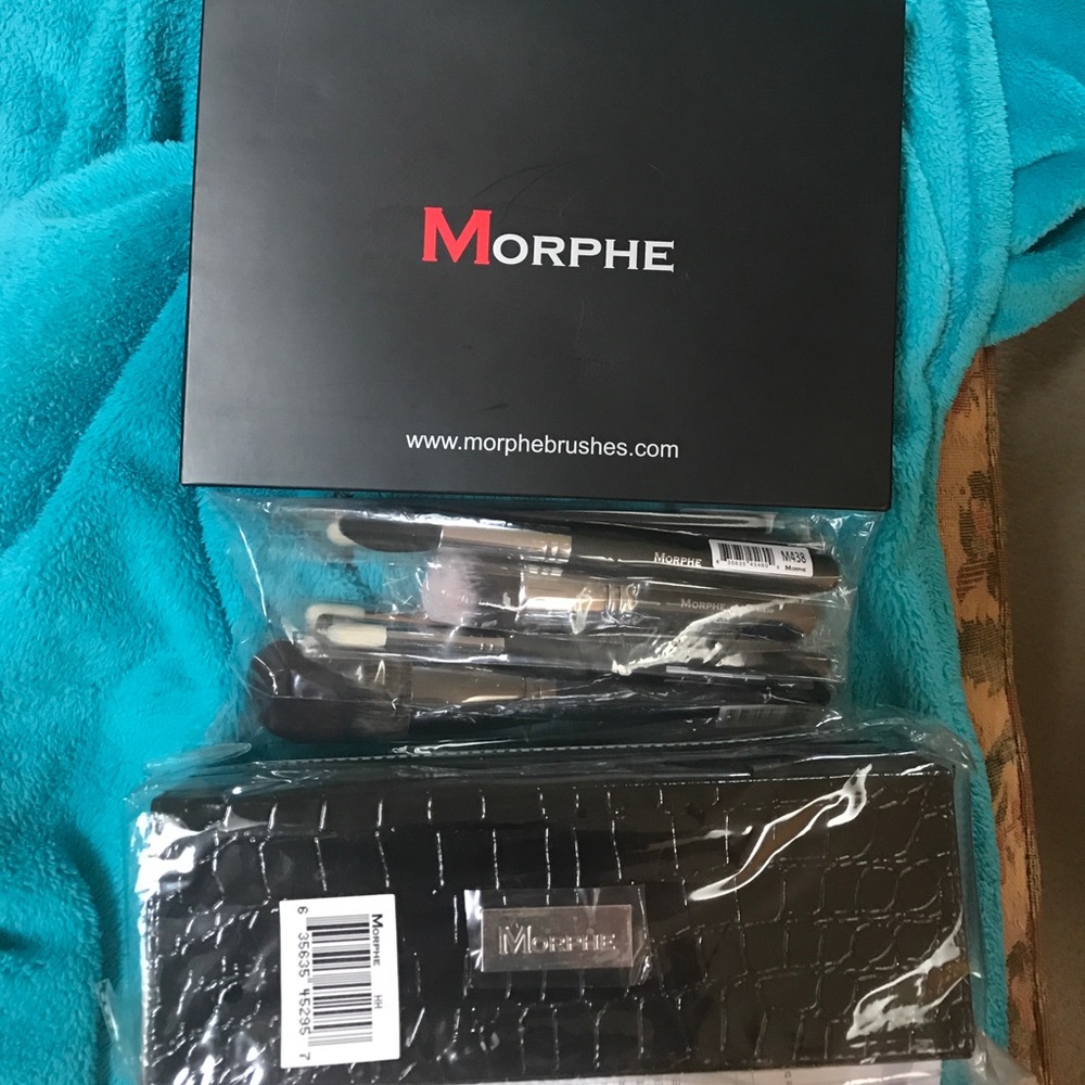 MORPHE BRUSHES/35R PALETTE/SNAKESKIN CASE