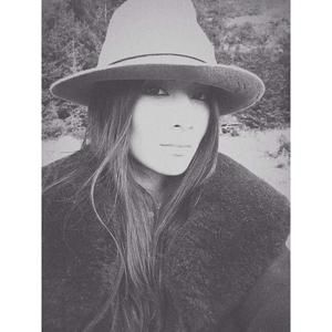 Meet your Posher, Caroline