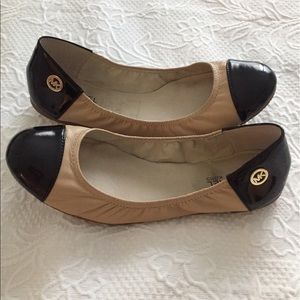worn once Michael Kors tan and black flats