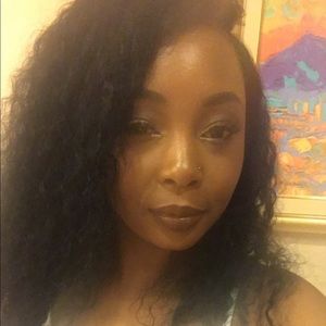 Meet your Posher, Dee