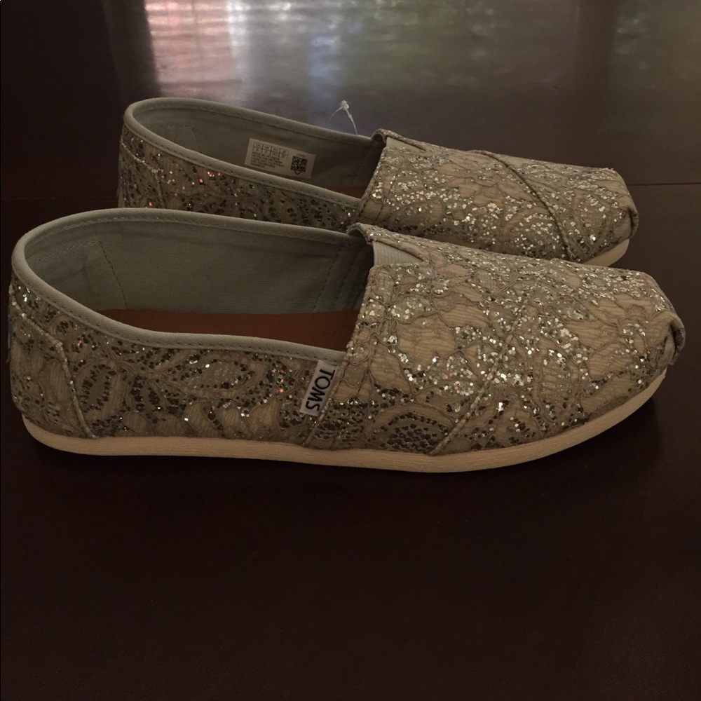 Women's size 8 silver lace glitz TOMS