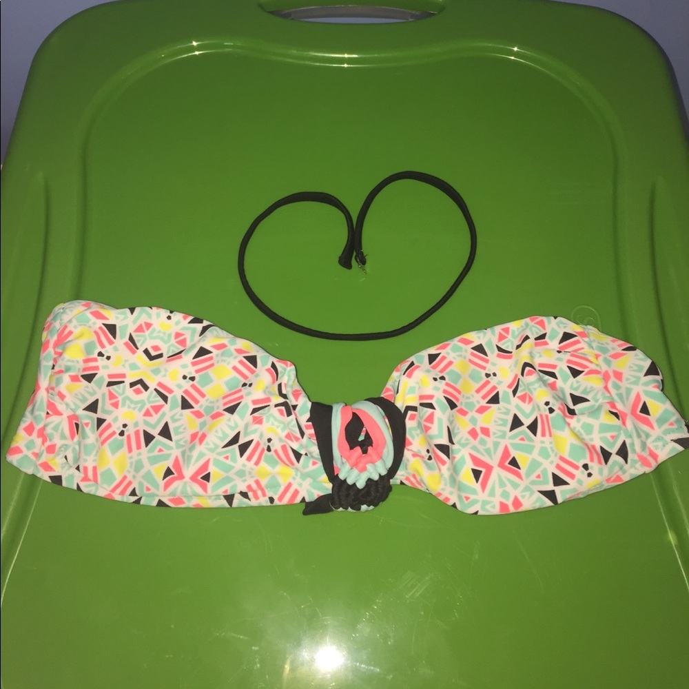 Bathing suit top w/ strap