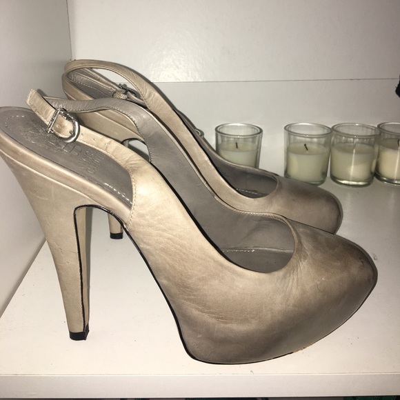 Shoes - Picture 2 of 4