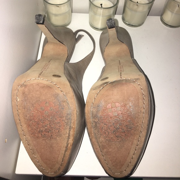 Shoes - Picture 3 of 4