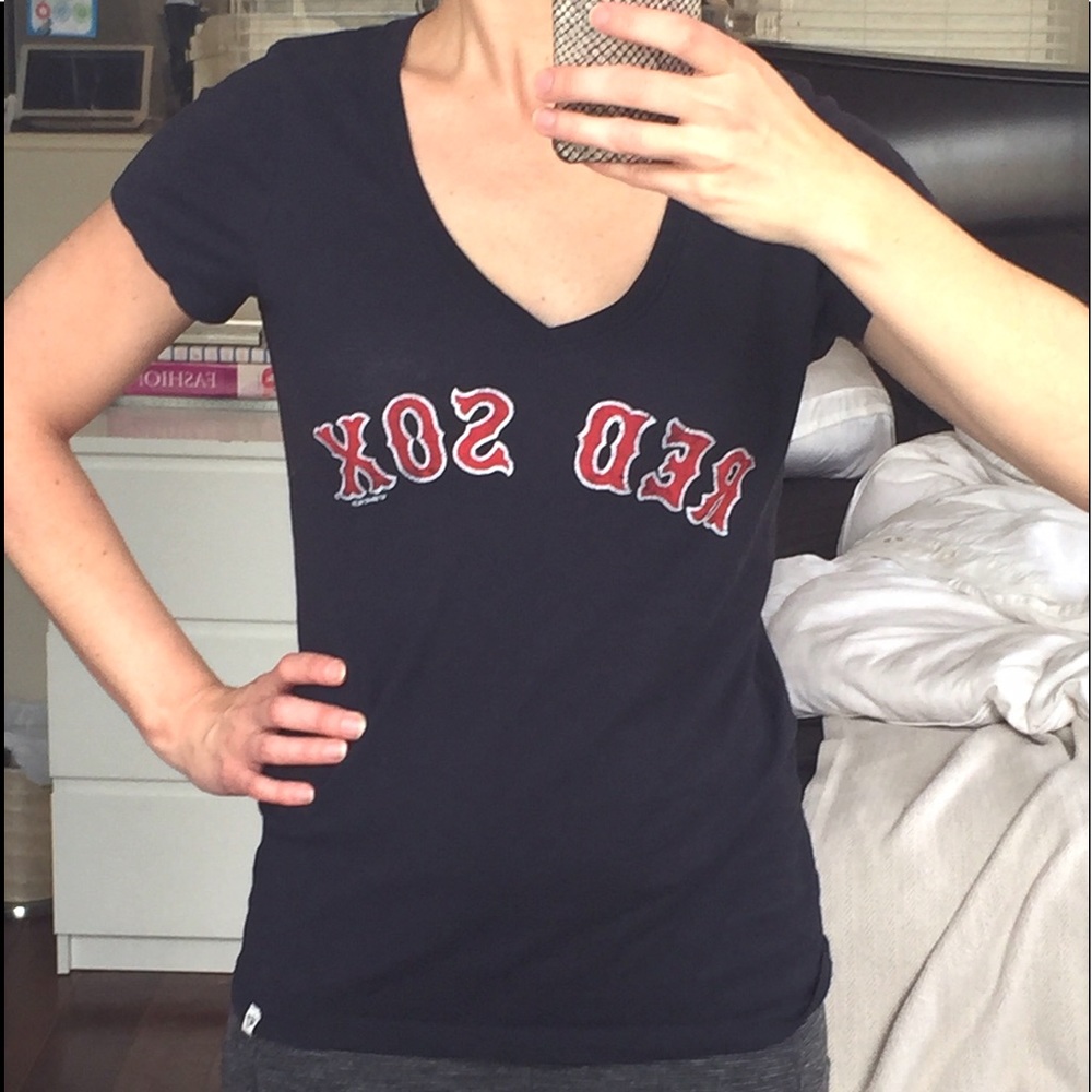 SALE!!⚡️⚡️Closet Closing 8/22! Boston Red Sox tee