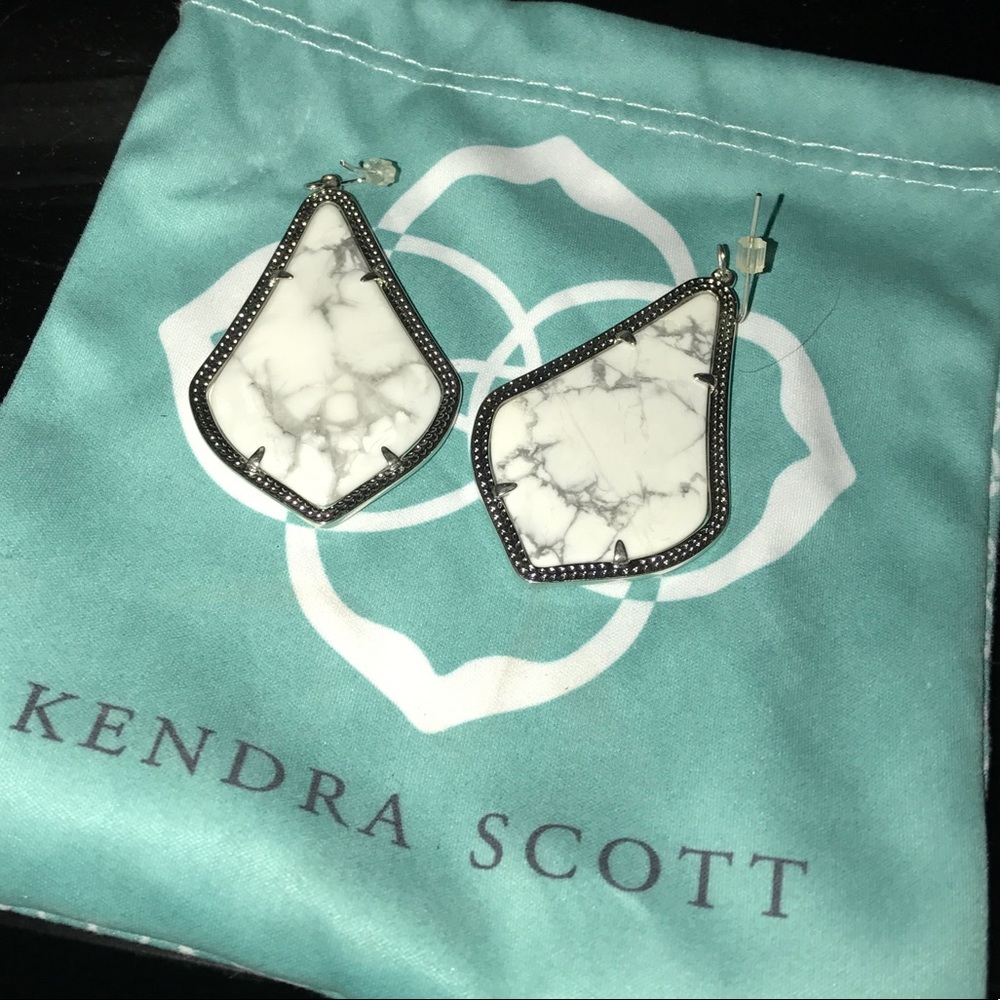 Kendra Scott ear rings