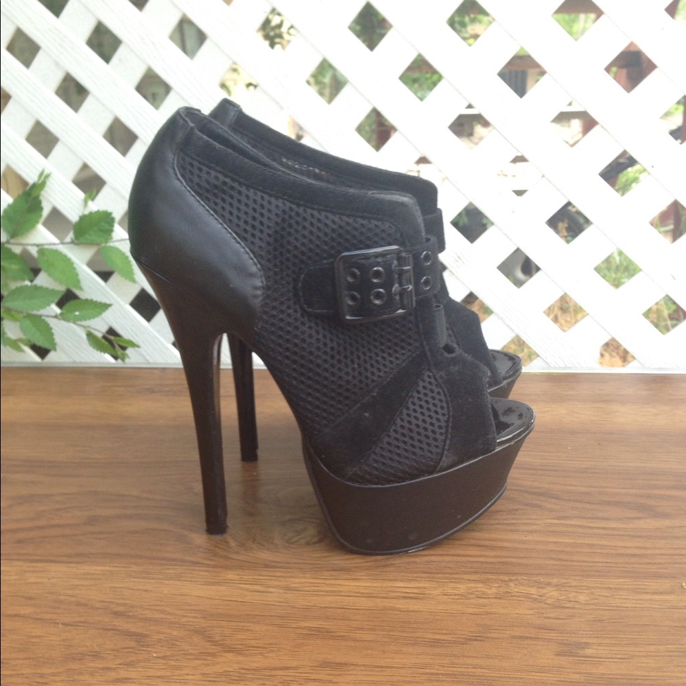 Black open toe booties size 7