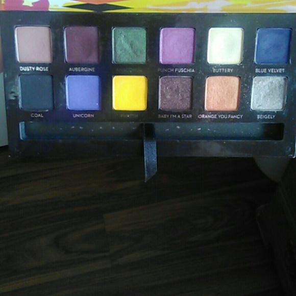 Used Cosmetics - Picture 4 of 4