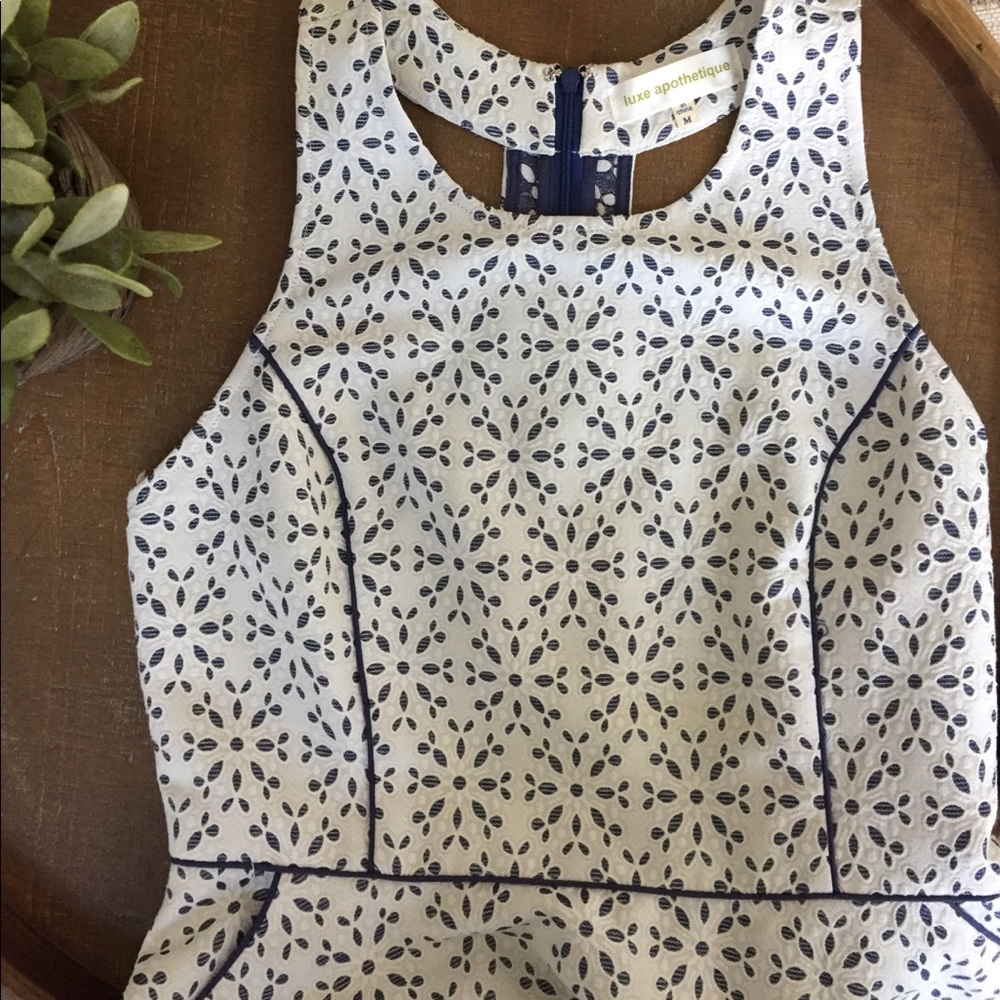💕HOST PICK 💕 White and blue sundress