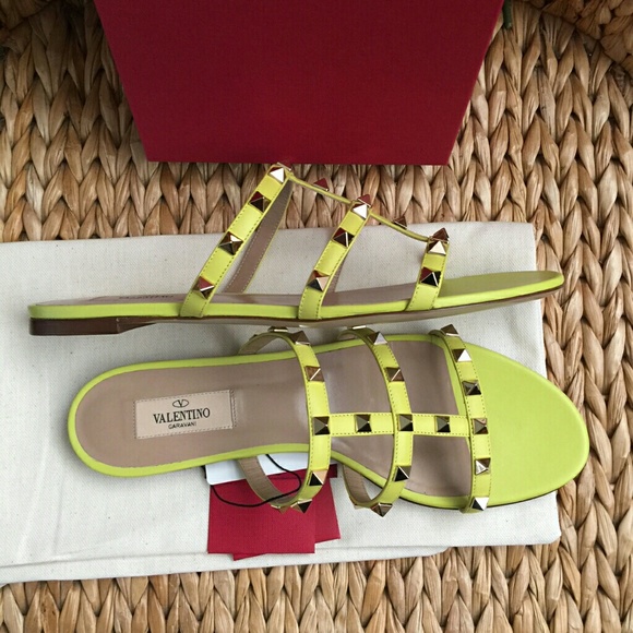 ❤️SOLD!❤️Valentino Rockstud Slide Sandals size 40M - Picture 5 of 8