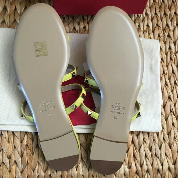 ❤️SOLD!❤️Valentino Rockstud Slide Sandals size 40M - Picture 6 of 8