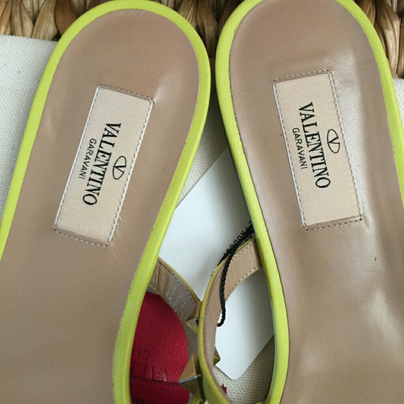 ❤️SOLD!❤️Valentino Rockstud Slide Sandals size 40M - Picture 7 of 8