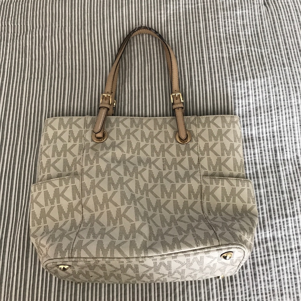 Michael Kors Jet Set Travel Small Tote in Natural