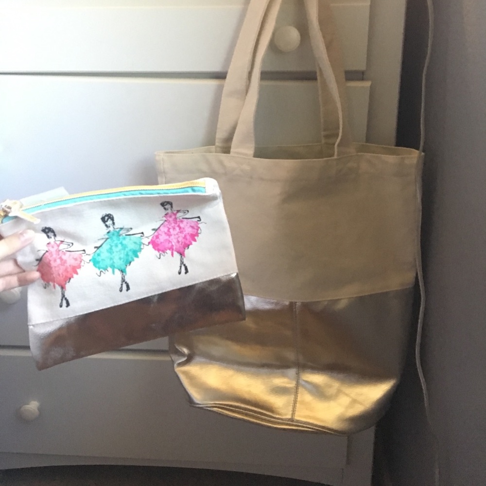 Large tote &a makeup bag! BRAND NEW