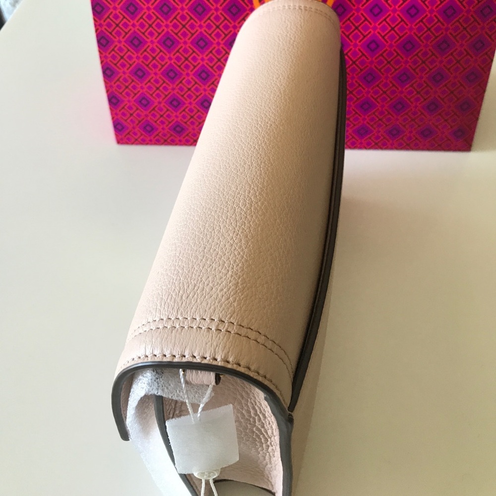 Tory Burch - Picture 2 of 7