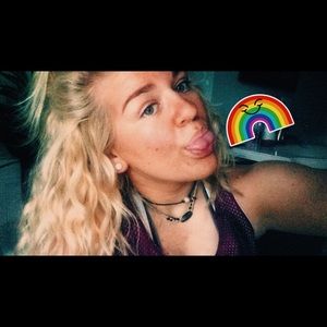 Meet your Posher, Alicia