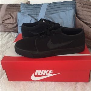 Men's Nike Sneaker Shoes😊