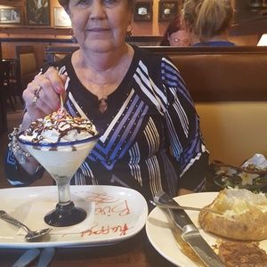 Meet your Posher, Sandra