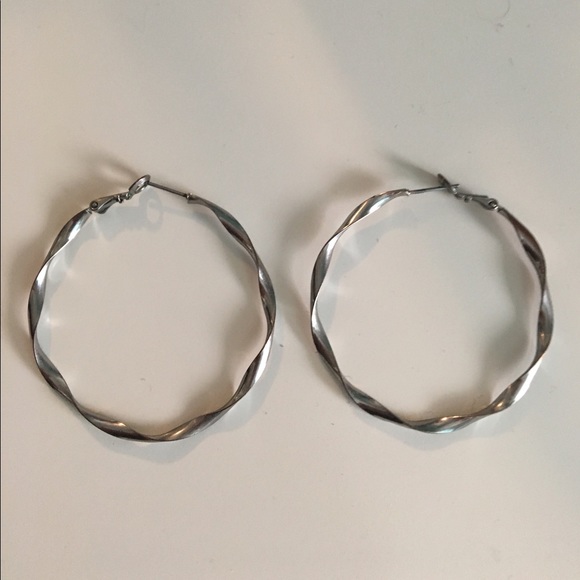 Silver hoop earrings - Picture 1 of 3