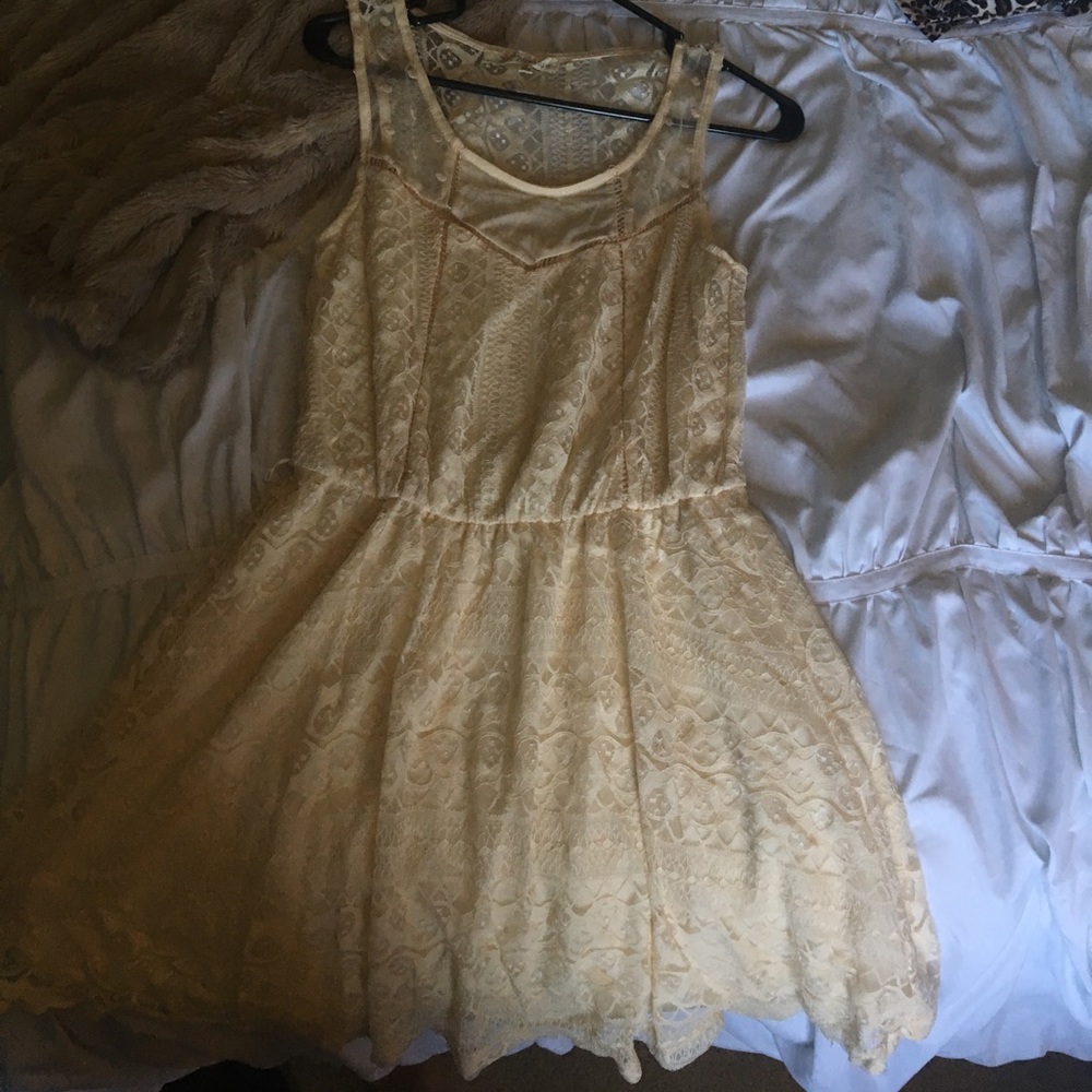 Cream colored cute dress!