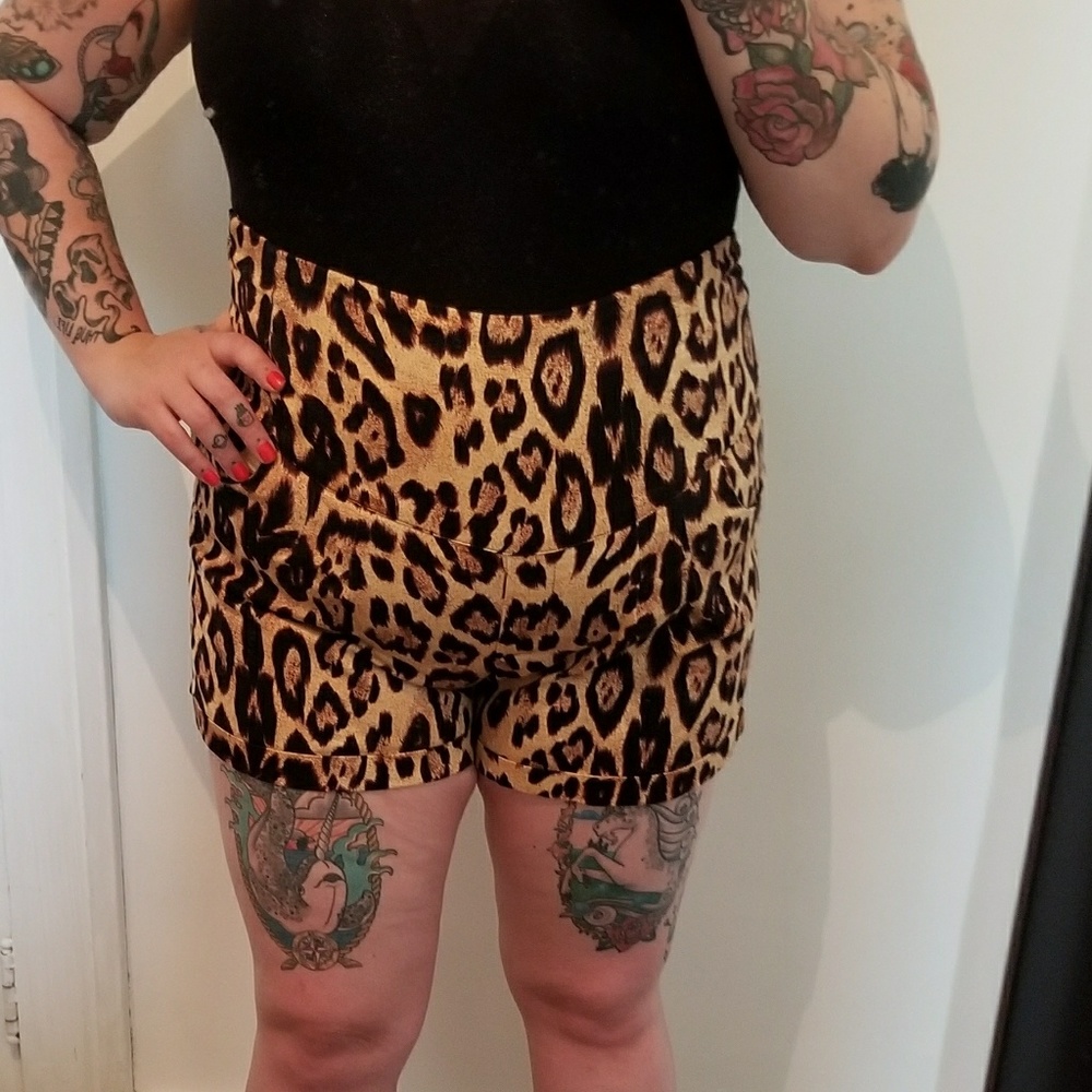 High wasted cheetah shorts