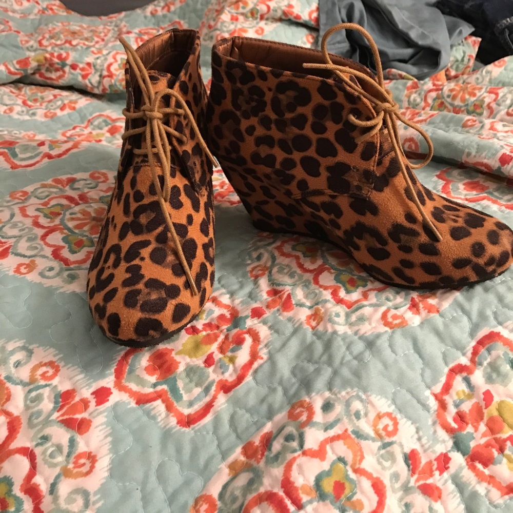 Leopard print wedges