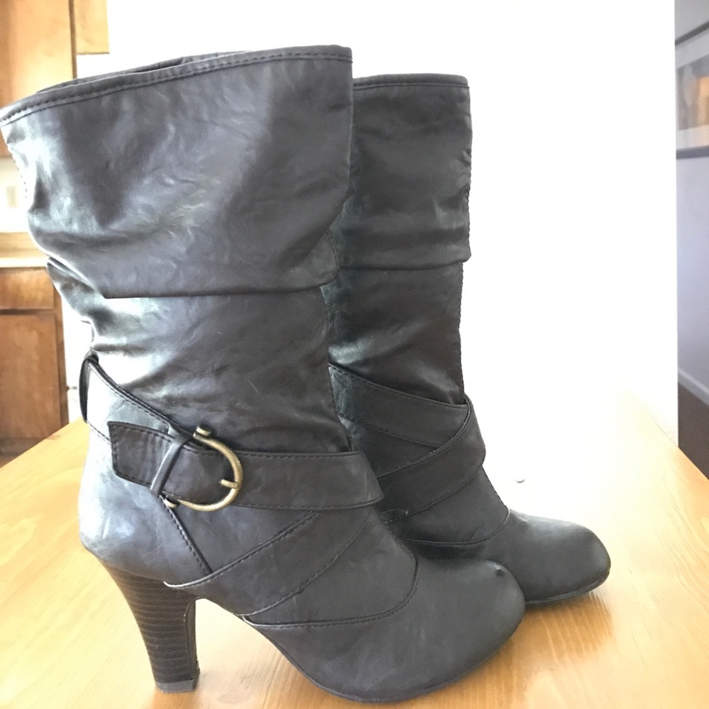 Dark brown Cathy Jean boots.