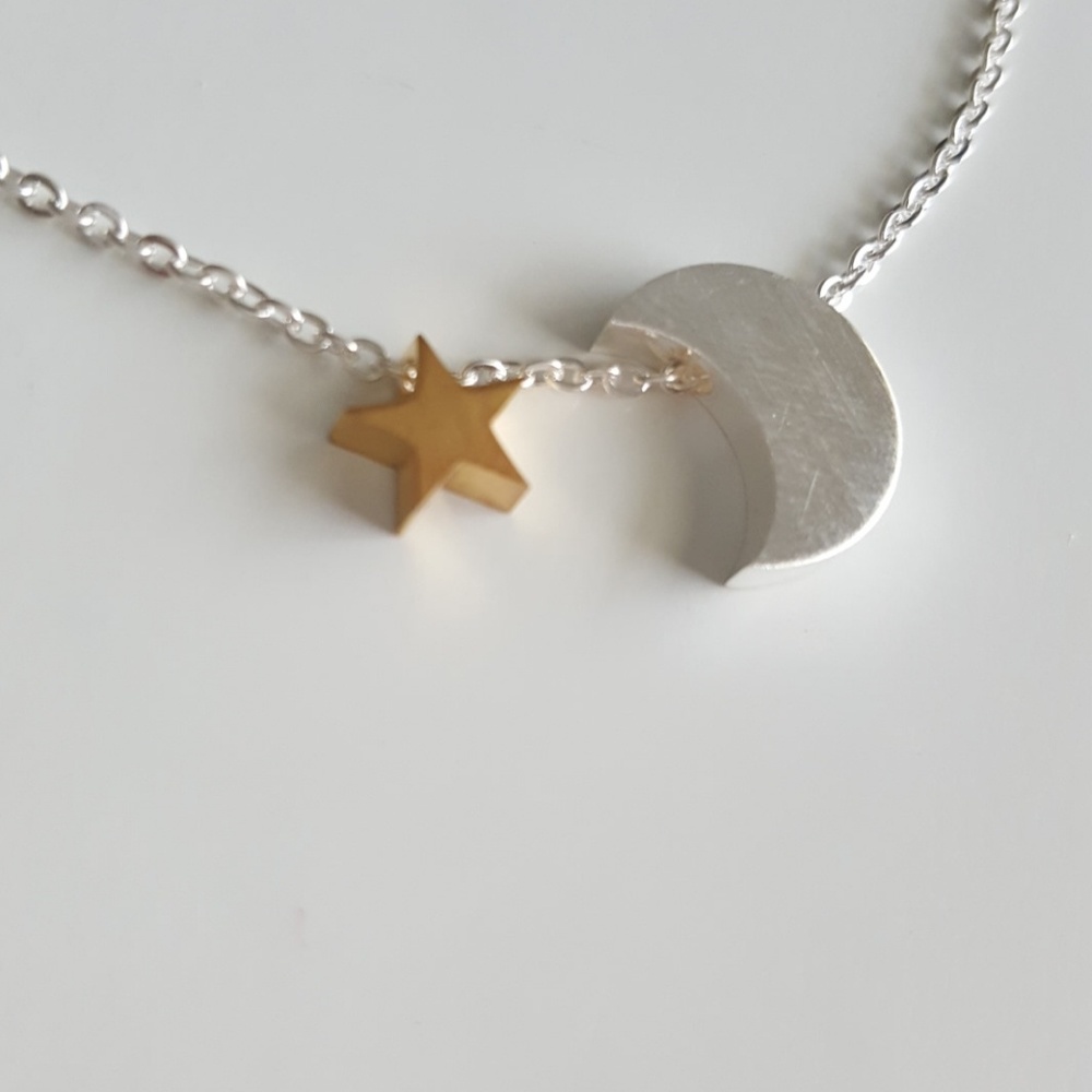 Star and Crescent Moon Necklace - Picture 4 of 4