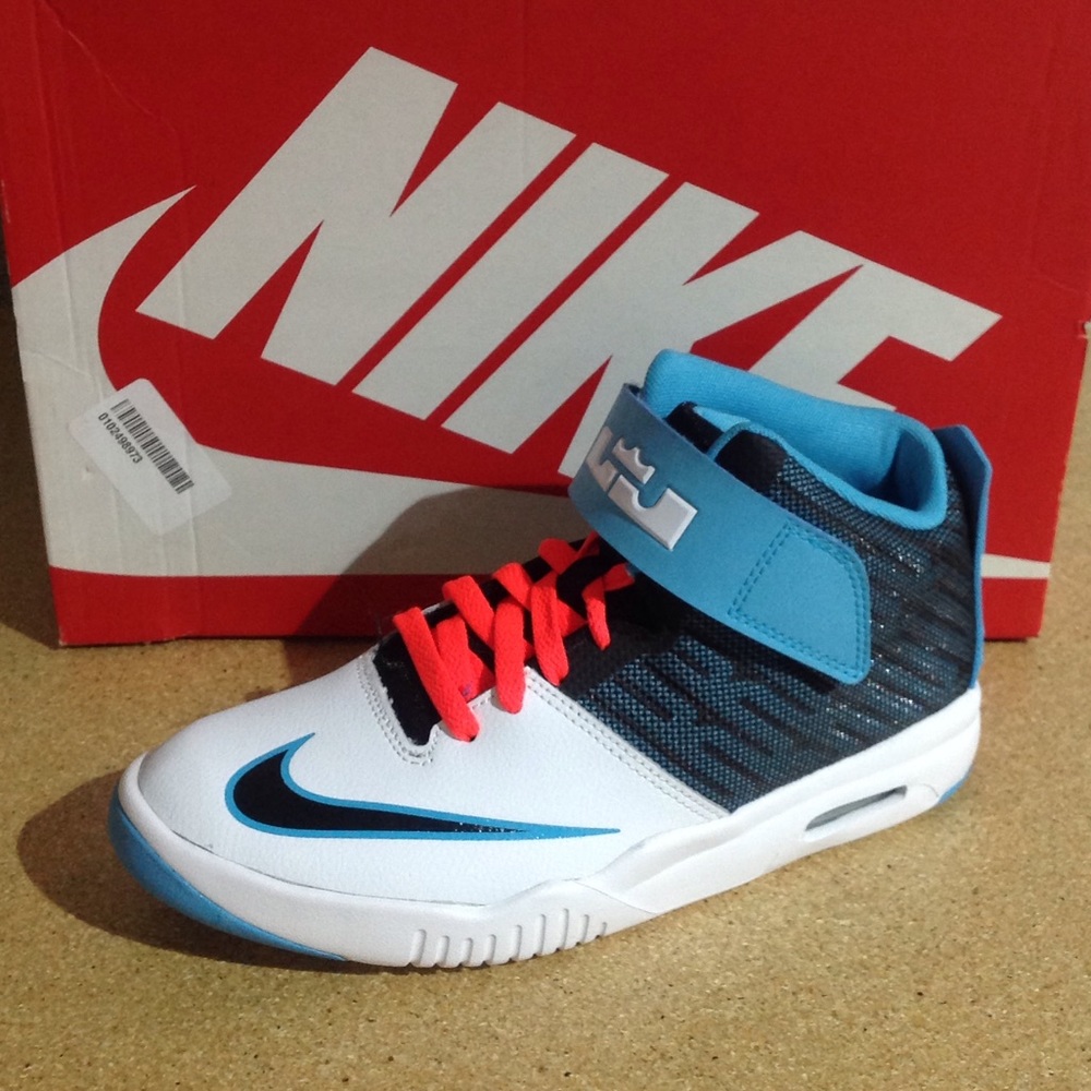 Nike Boy's Air Akronite