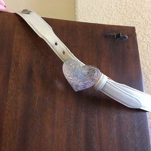 🌸 Pearly white leather belt With heart ❤️ buckle