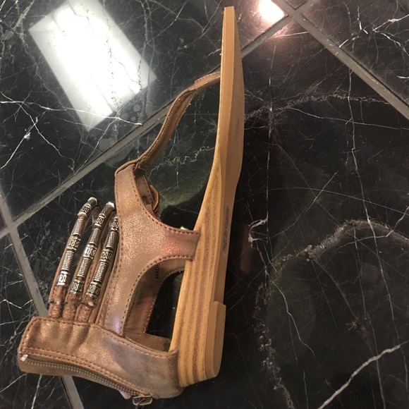 Blowfish bombshell. - Picture 3 of 3