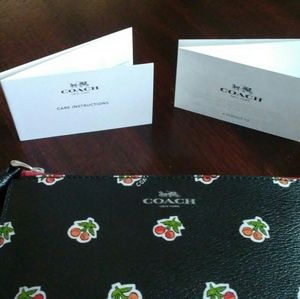 Brand new coach wallet located in san pedro ca