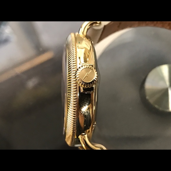Shinola ubisex quartz watch