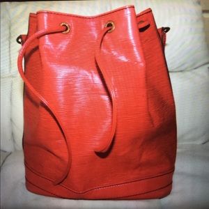 Authentic  Epi Petit Noe Louis Vuitton.