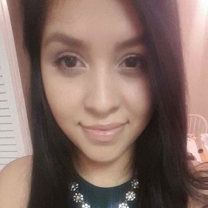 Meet your Posher, Isela