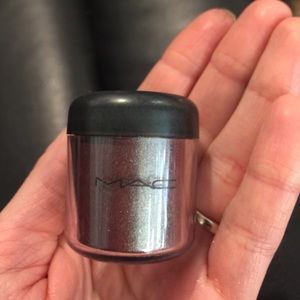 Mac pigment blue brown