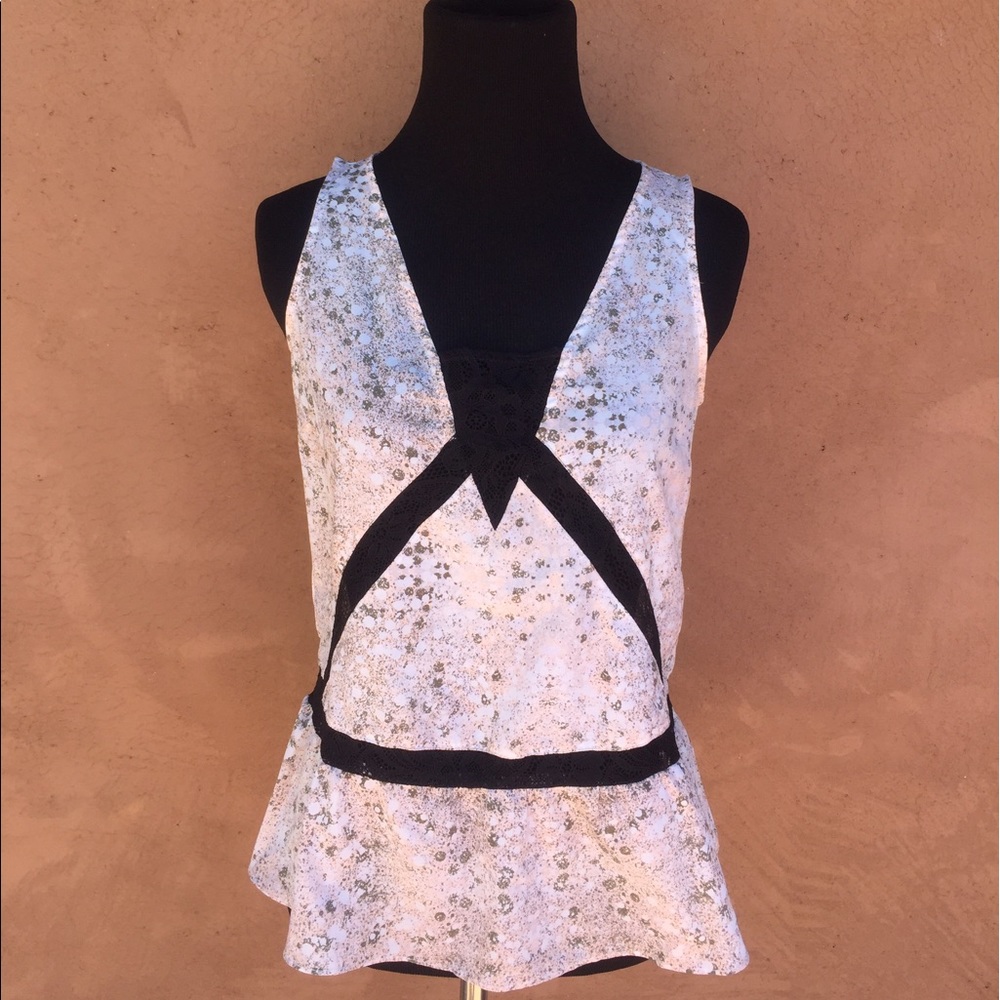 🔻| BCBG Generation | Lace Detailed Splatter Tank - Picture 1 of 8