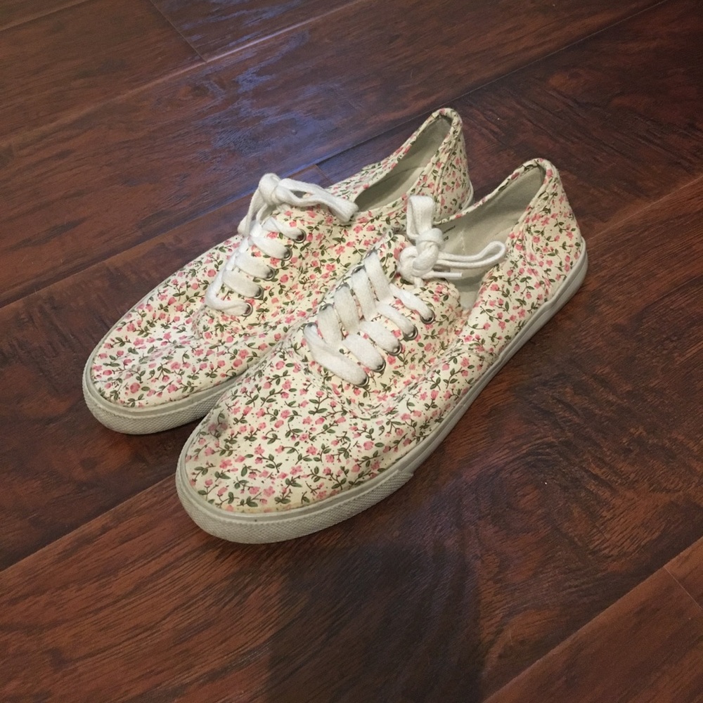 ❌SOLD❌Floral Target Brand Shoes