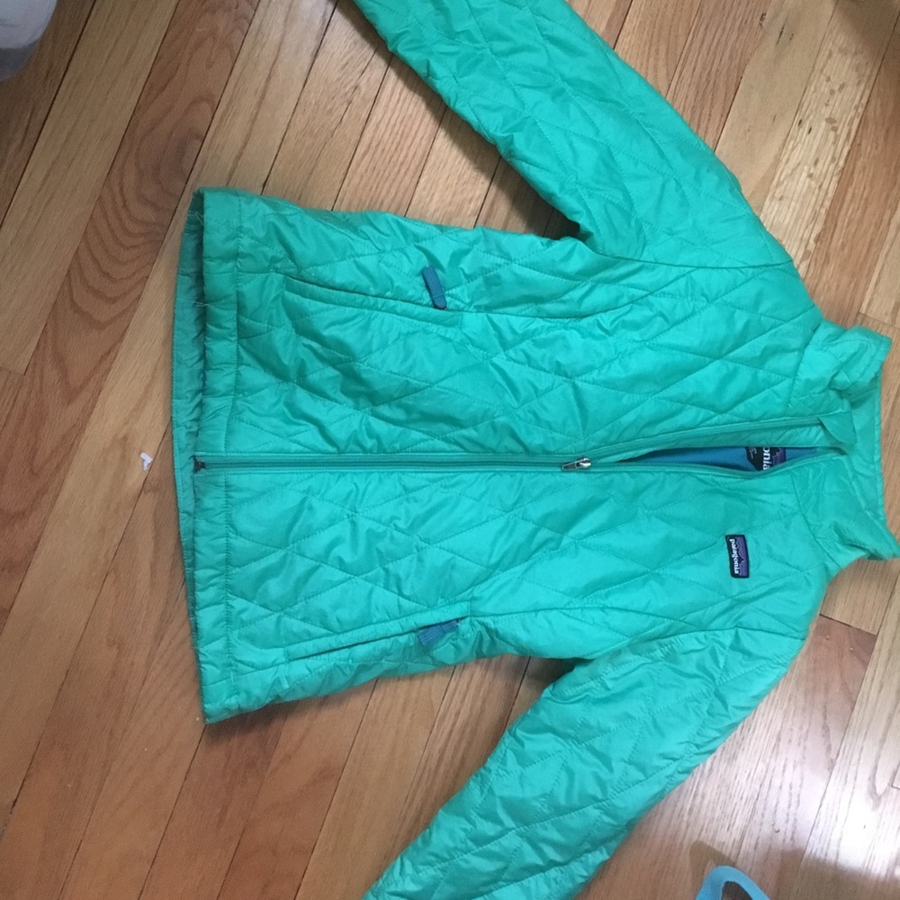 Green Patagonia Nanopuff Size 10 Kids/Girls