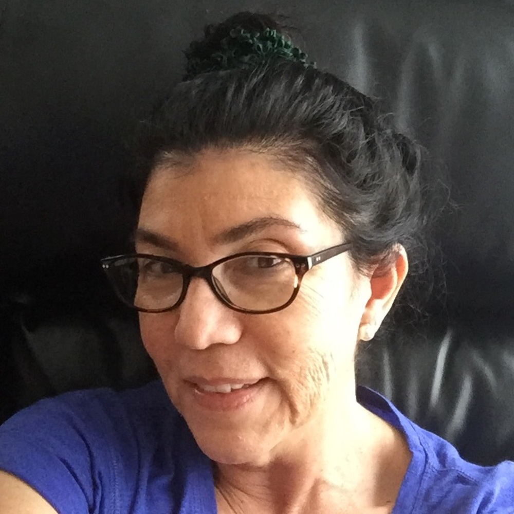 Meet your Posher, Leonor