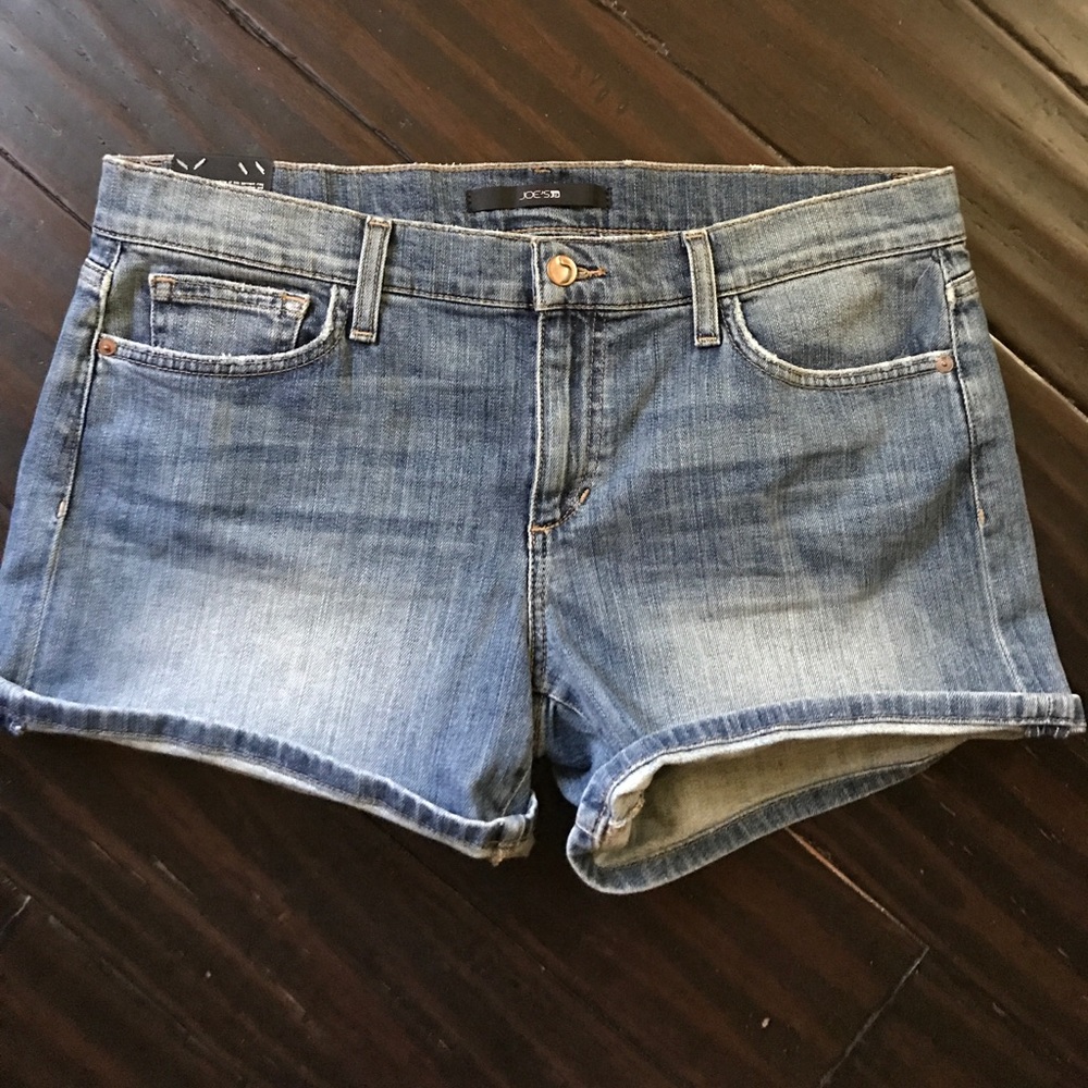 Joe's short Denim shorts in size 31